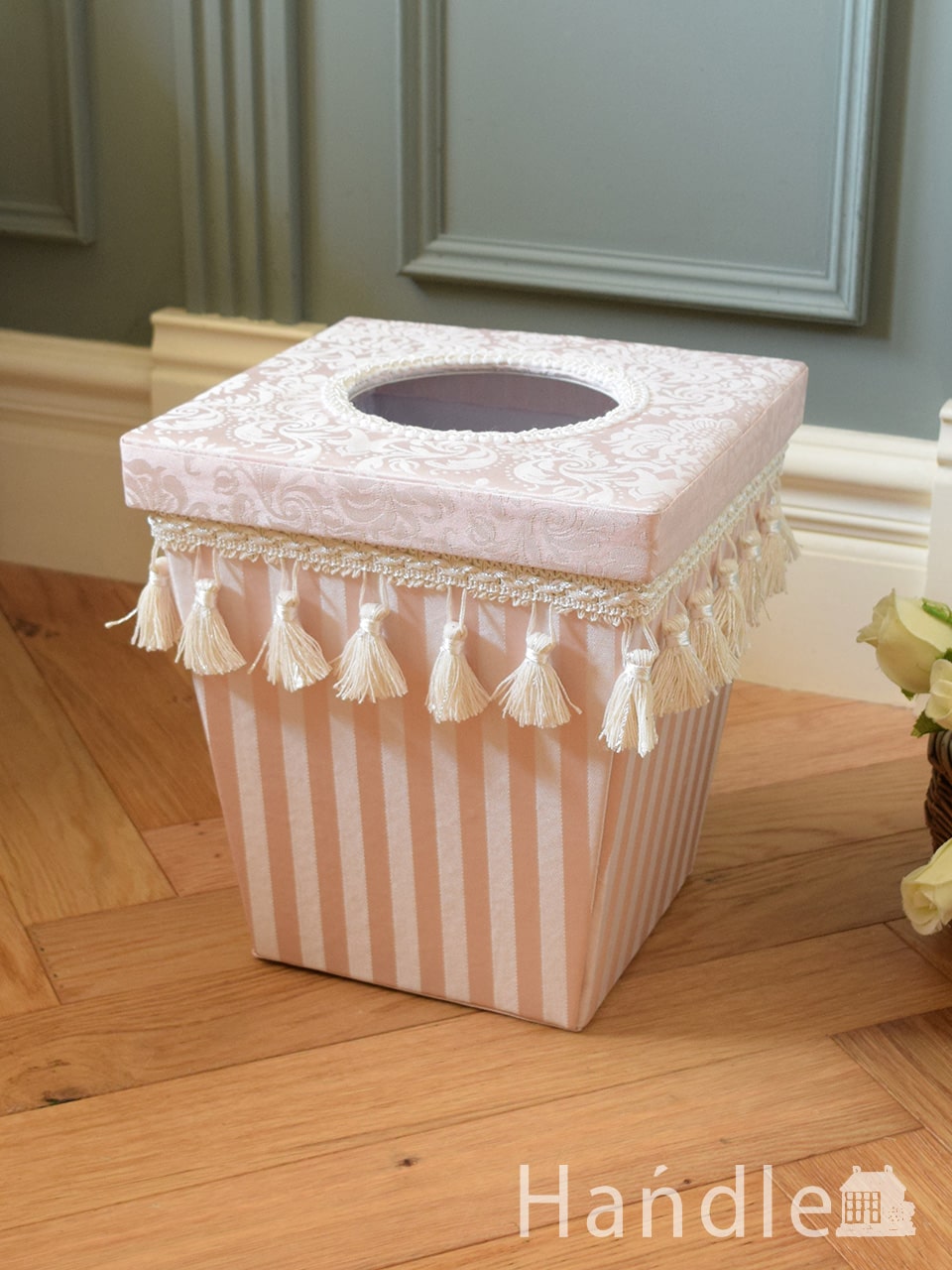 蓋付きのダストボックス、ジェニファーテイラーのインテリア雑貨