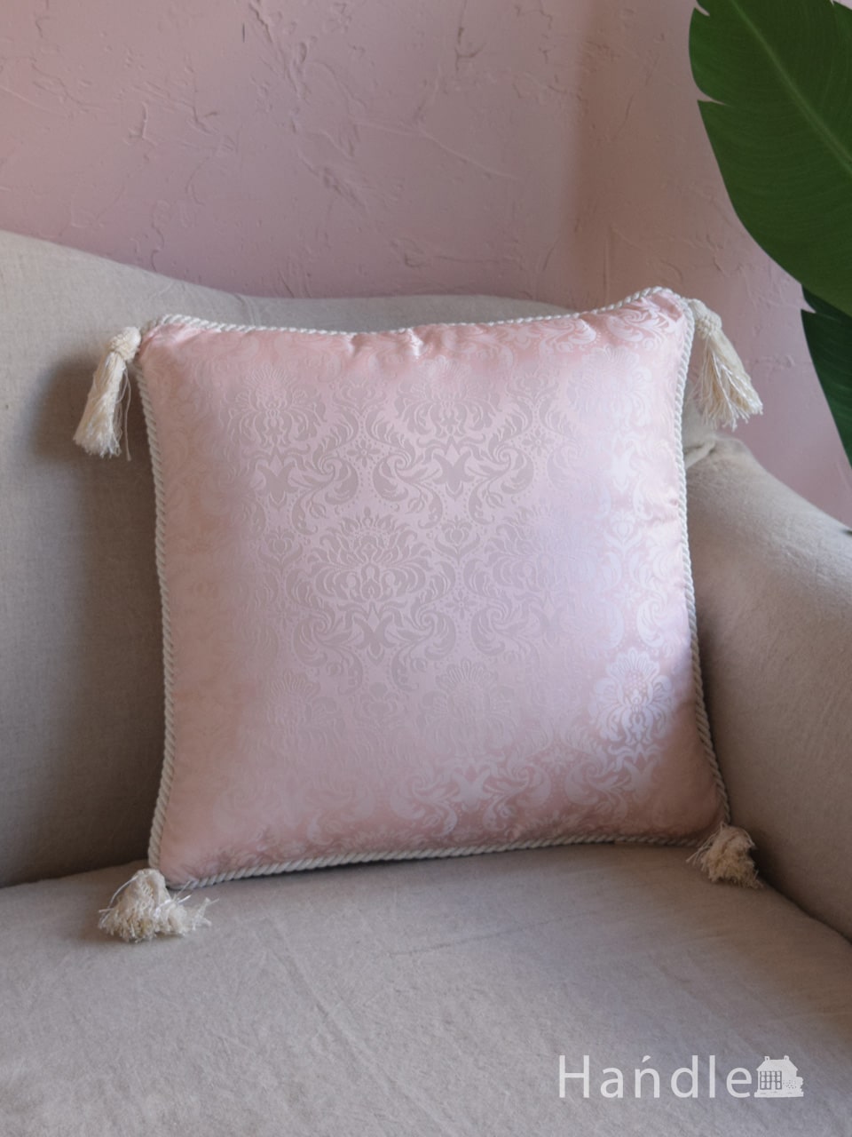 タッセルが付いたおしゃれなクッション、両面使えるジェニファー