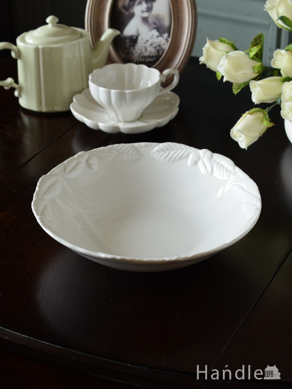 ナチュラルな雰囲気漂うアンティーク調の食器、スタジオエムのボウル