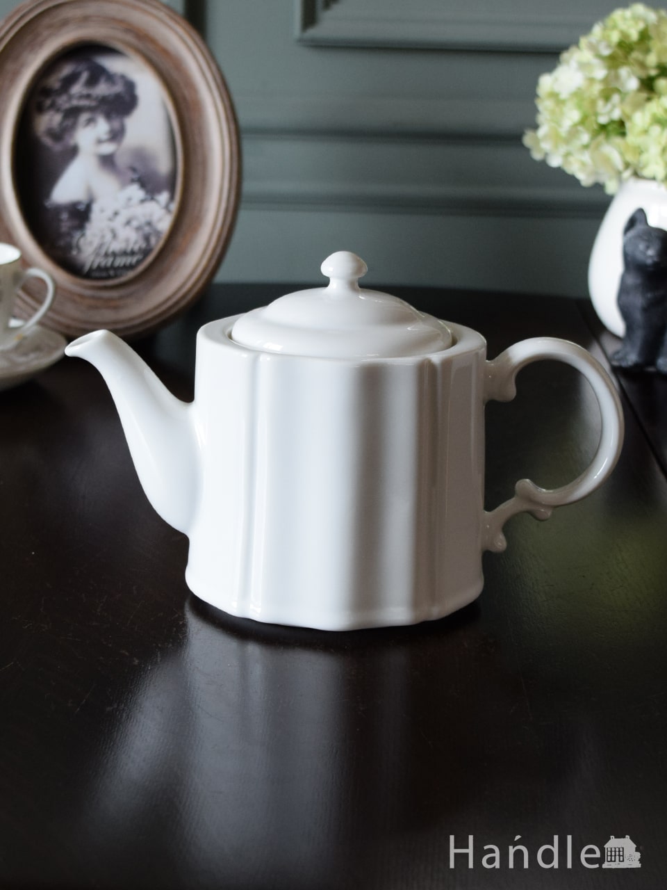 フランスアンティーク調のおしゃれなティーポット、スタジオエムのパン