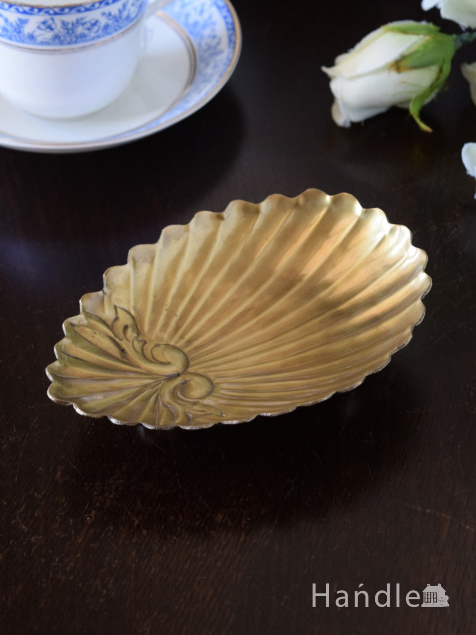 アンティーク調に仕上げたおしゃれな雑貨、シェルモチーフの