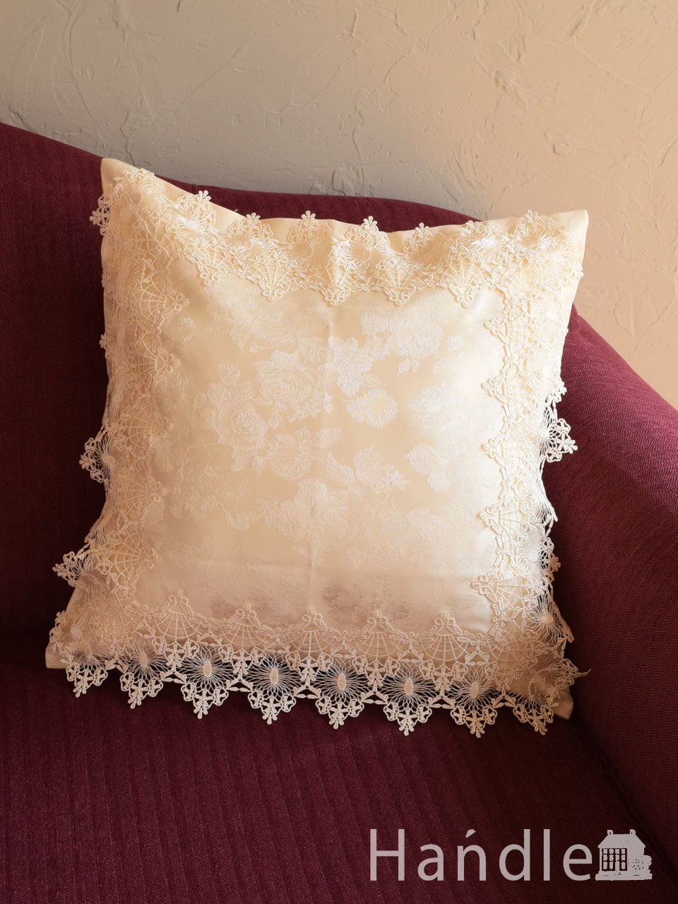 フレンチアンティーク調のギュピールレースを使ったおしゃれな