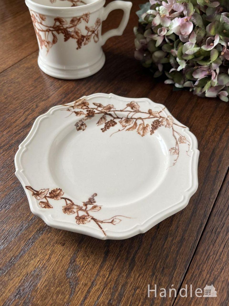 フランスアンティーク調のおしゃれなお皿、スタジオエムのラウンド