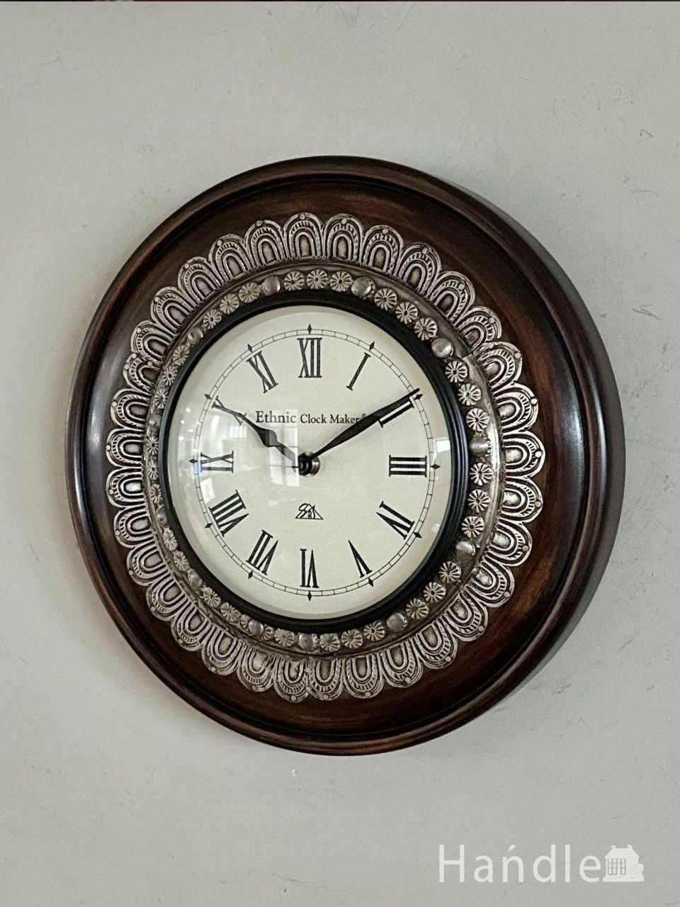 時間を見るのが楽しくなる、アンティーク調のおしゃれな掛け時計