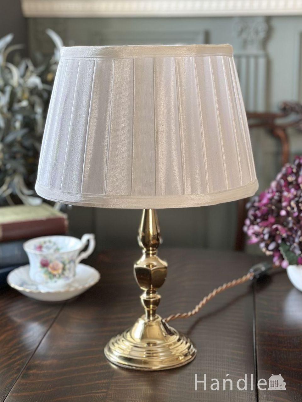 デコラティブな装飾が美しいスタンドライト、アンティークのシノワズリ