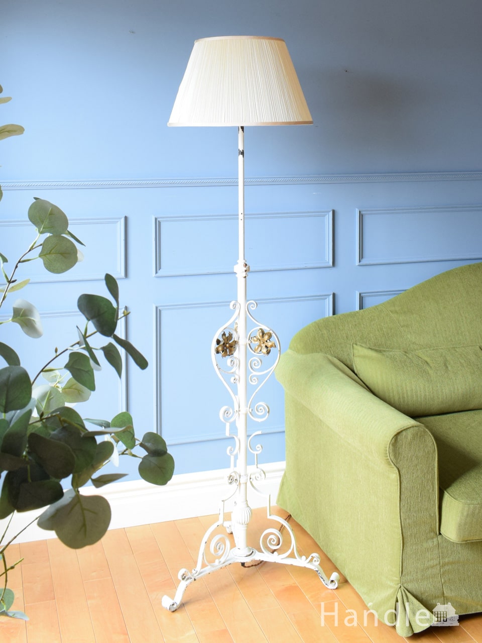 英国アンティークのおしゃれなスタンドライト、マホガニー材のフロア