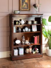 シャビーシックなフレンチアンティーク風のキャビネット、おしゃれな