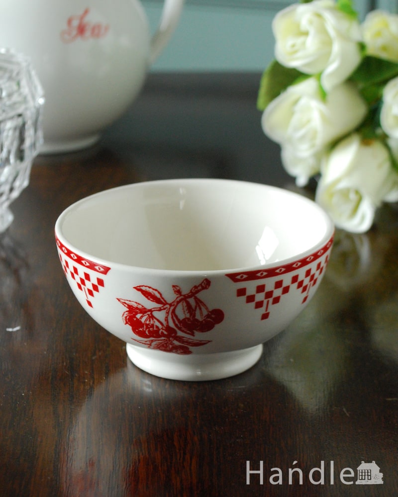 フレンチチェックとチェリーの模様が可愛い食器、コントワール・ドゥ