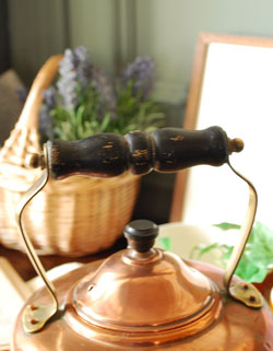 イギリスで見つけた銅で出来たアンティークケトル(x-518-z