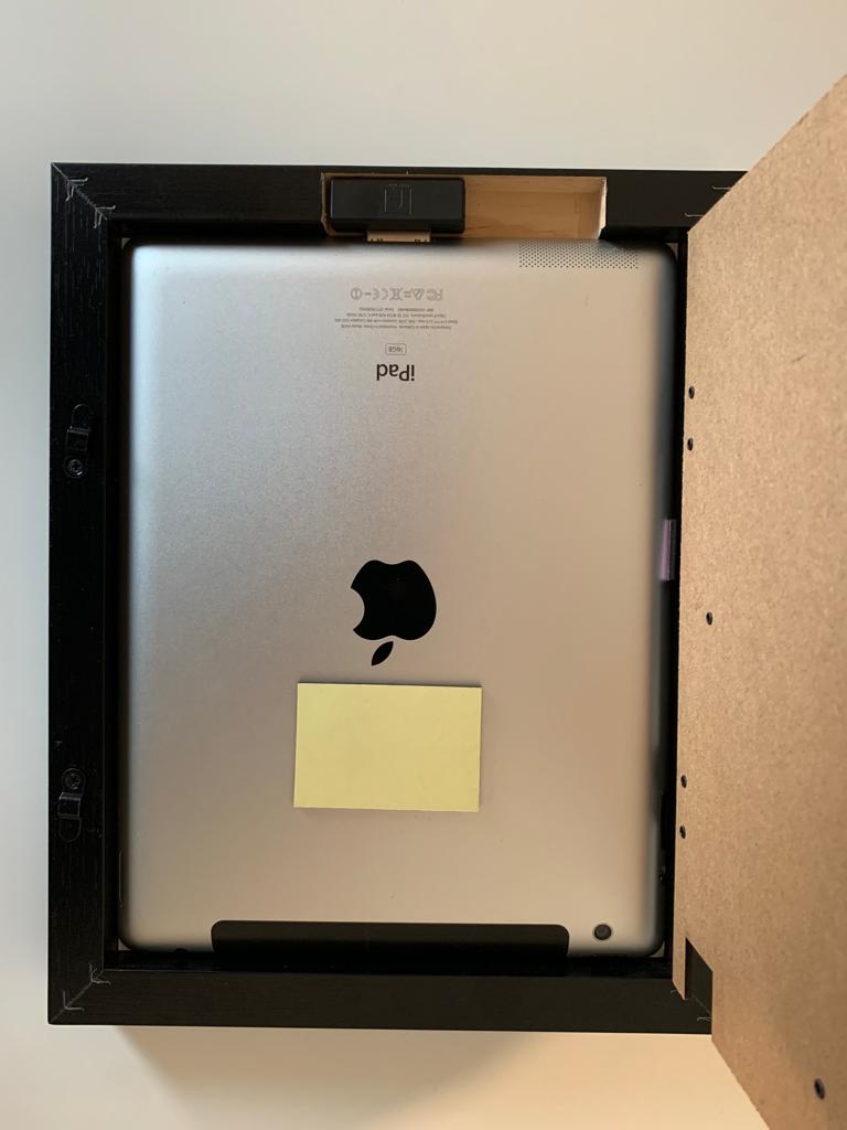 How I turned my old iPad into a stunning photo frame with iFramix