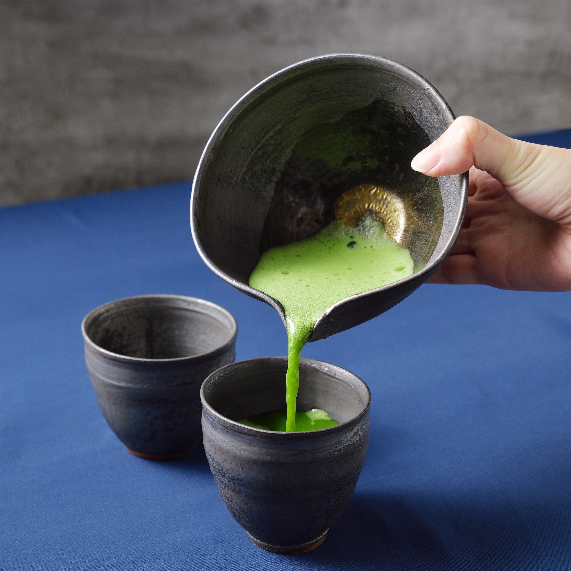 常滑焼 片口抹茶碗セット（善次黒）: TORIYOSE | HANEDA Shopping 羽田