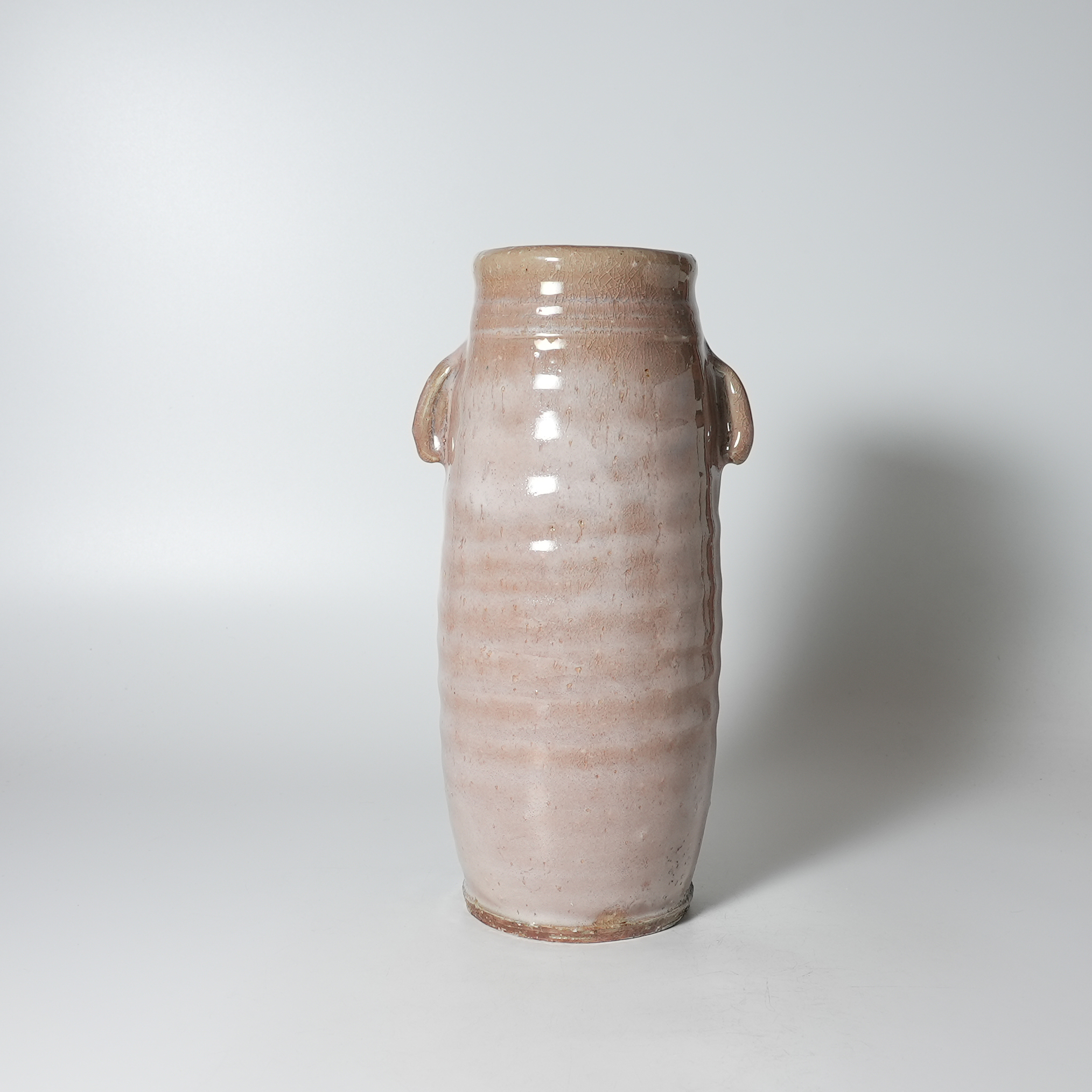 灰被耳付花入 新庄貞嗣 山口県指定無形文化財保持者 萩焼 | 萩焼屋