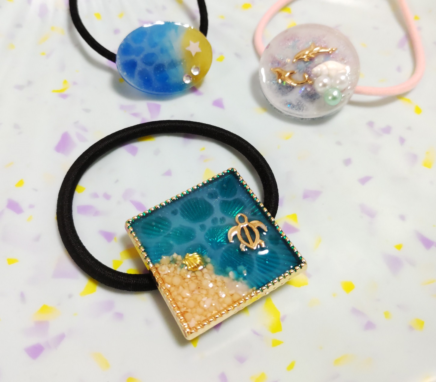 海塗りレジンのヘアゴムを作ろう☆水面模様の作り方｜失敗しないコツ