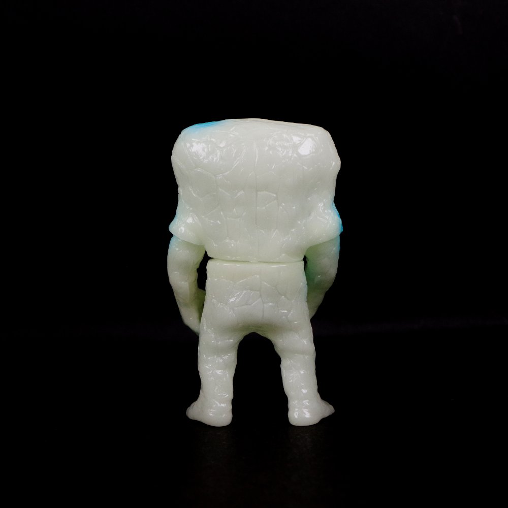 12月8日(日)より販売開始】【MAXTOY】ジャミラ(蓄光)が登場