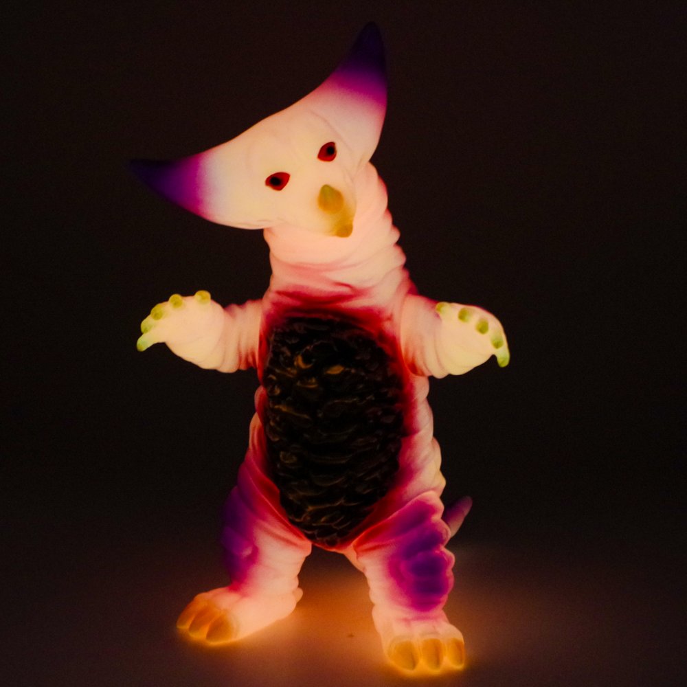 12月23日(月)18時より抽選開始】【STRANGE GALLERY】ゴモラ(桃蓄光)が