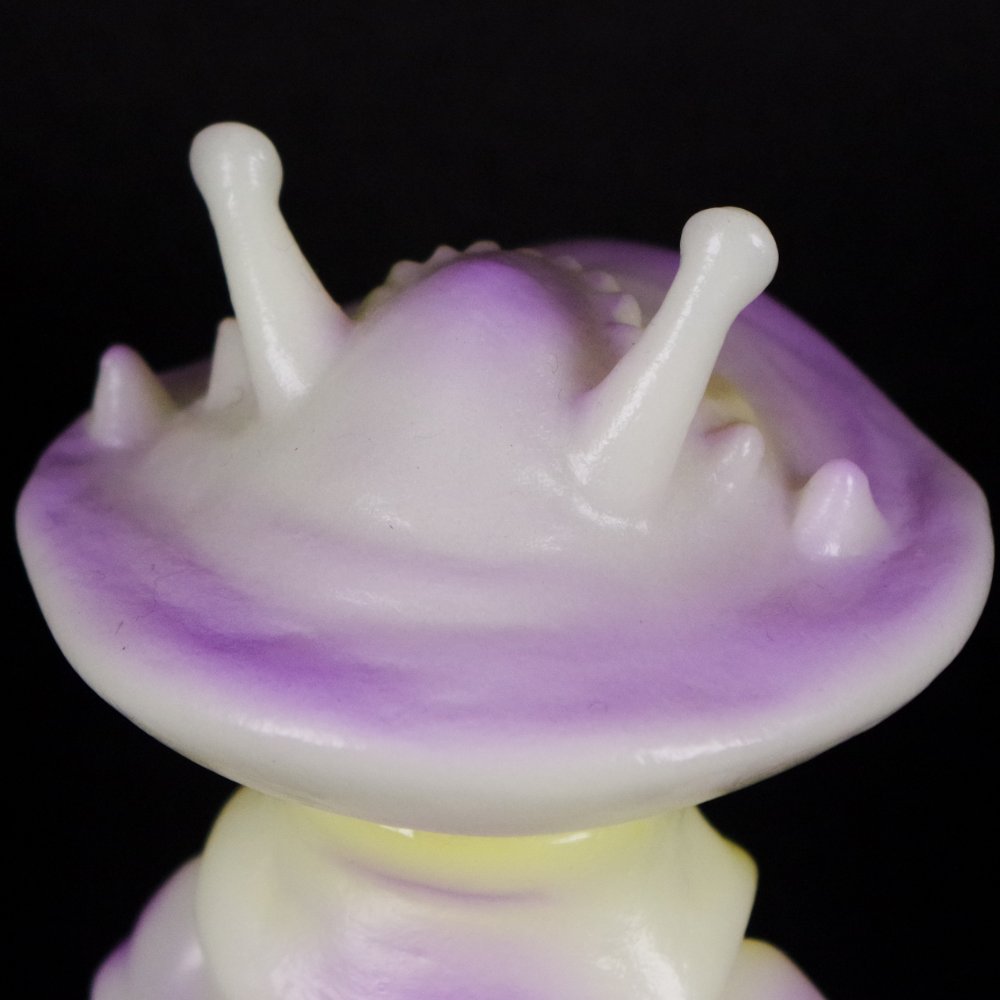 2月8日(土)より販売開始】【ブルマァク】リトルカネゴン(蓄光パープル