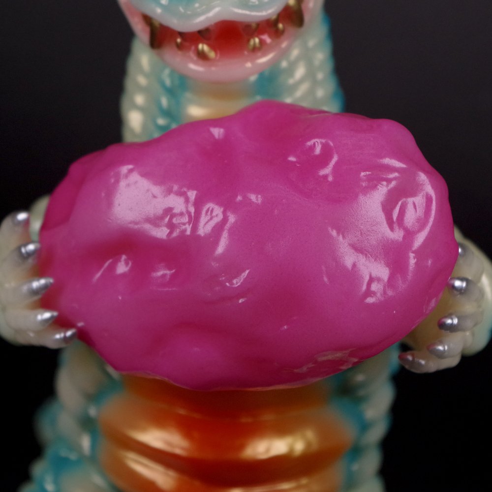 1月22日(水)18時より抽選開始】【STRANGE GALLERY】レッドキング(蓄光