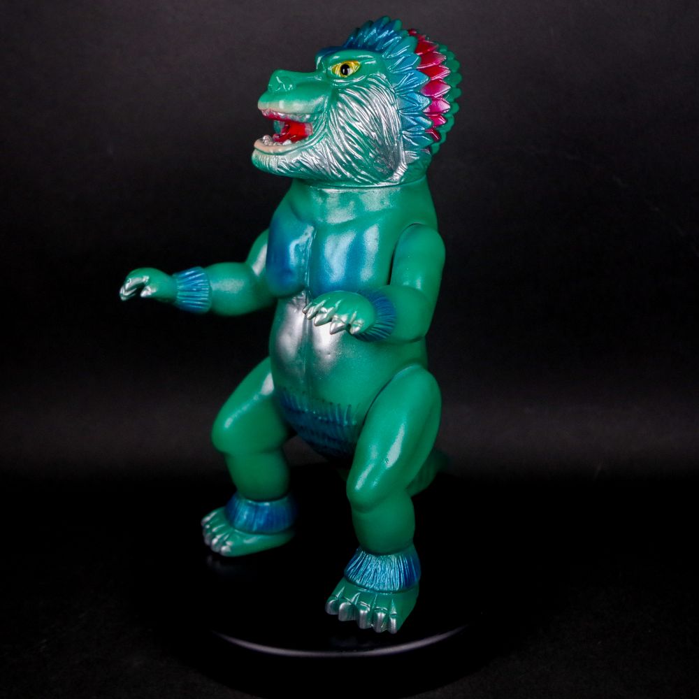 11月7日(月) 12:00より受注開始】『ウルトラマン』墓場の画廊