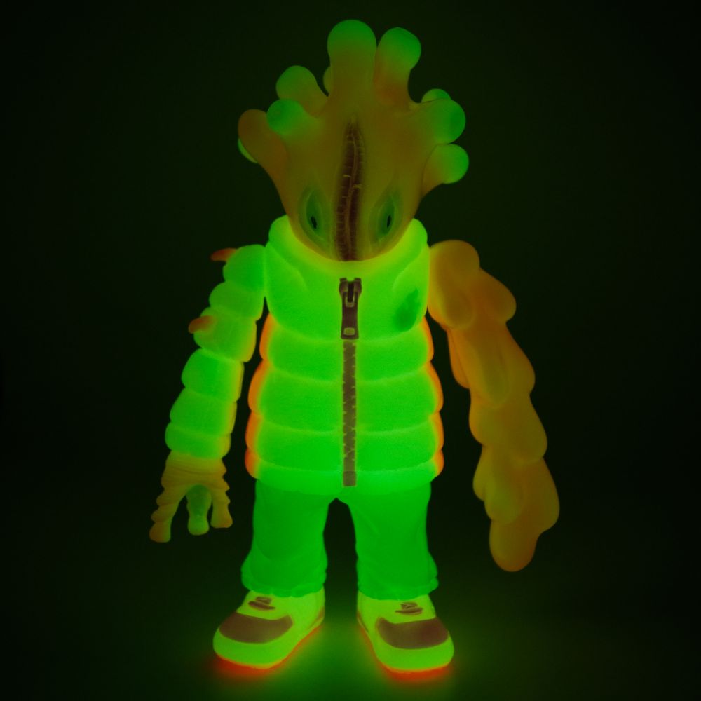 3月3日(金)18時より抽選開始】【GYAROMI】百々目オイド(蓄光)が登場