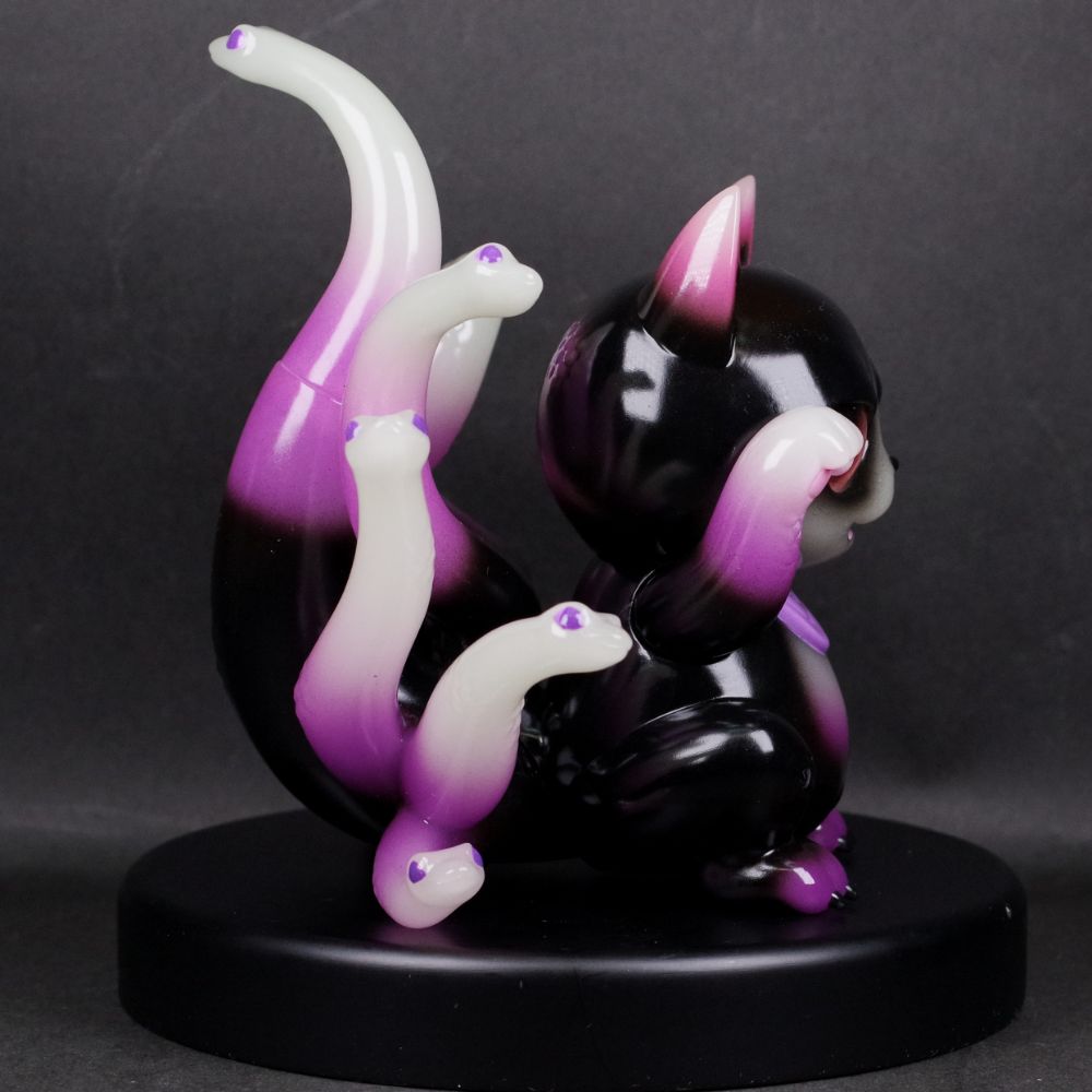 11月20日(月)18時より抽選開始】【MEOWWWTHRA】ニャスラ(蓄光パープル