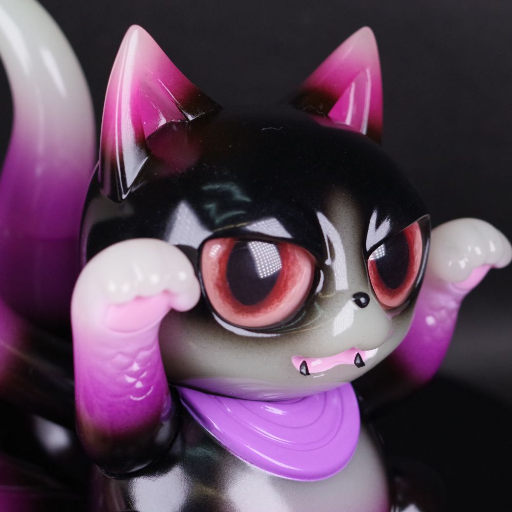 11月20日(月)18時より抽選開始】【MEOWWWTHRA】ニャスラ(蓄光パープル