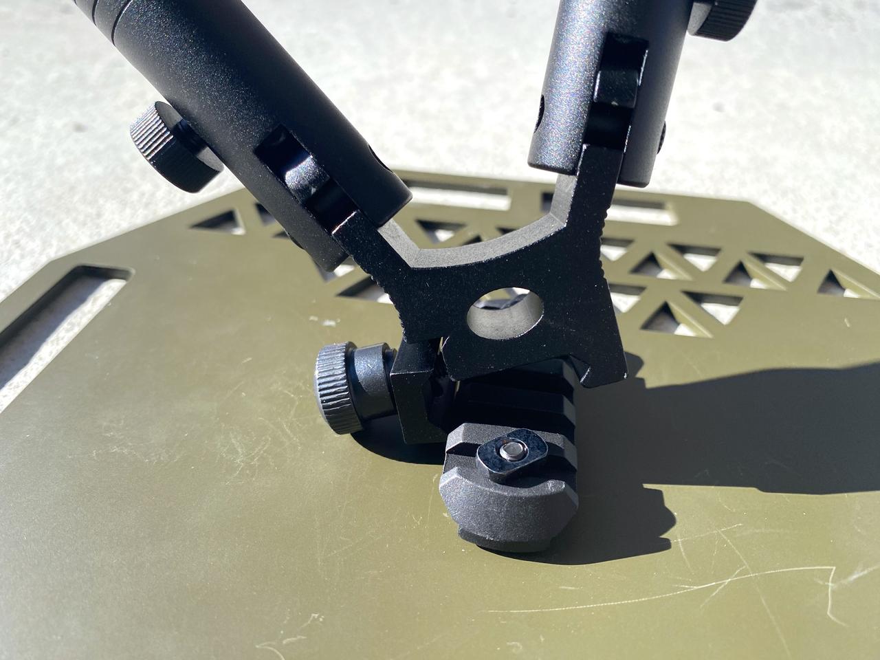 VENTLAXの焚き火サイドテーブル『VLAT-M70』は男心をくすぐる魅力が