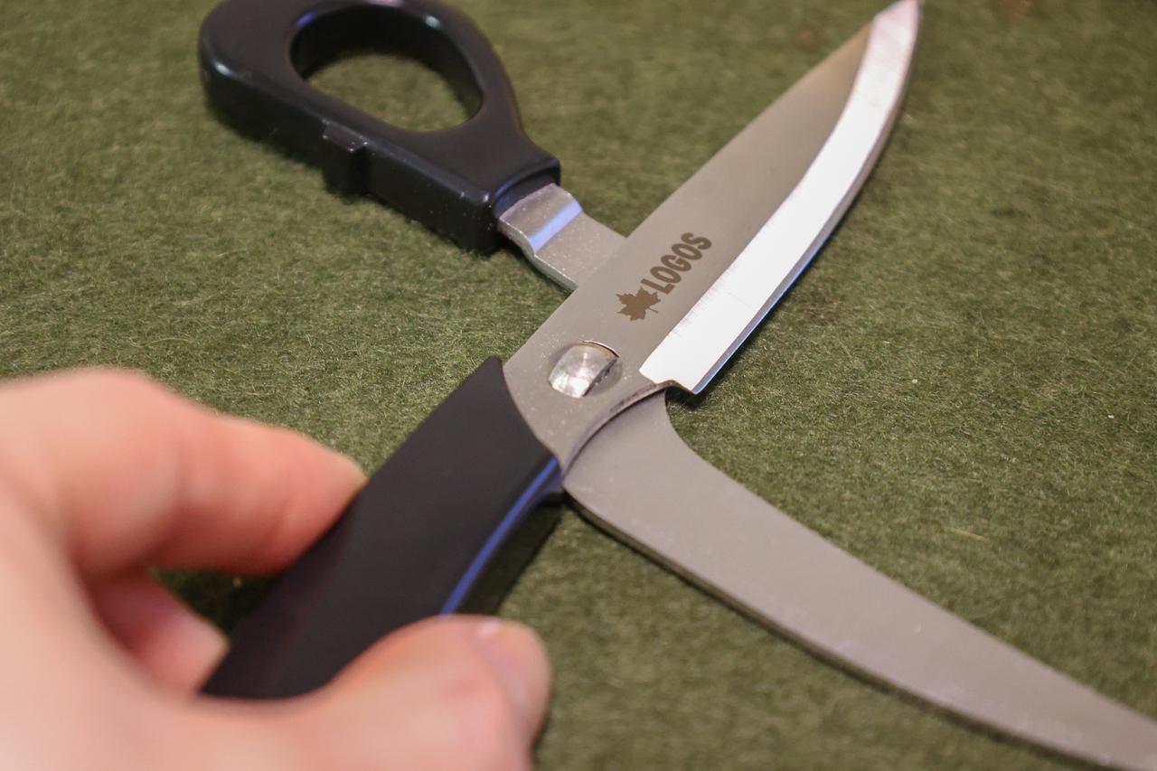 ハサミ？ナイフ？いやまさか、両方とは…。『LOGOS シザーナイフ』が4月