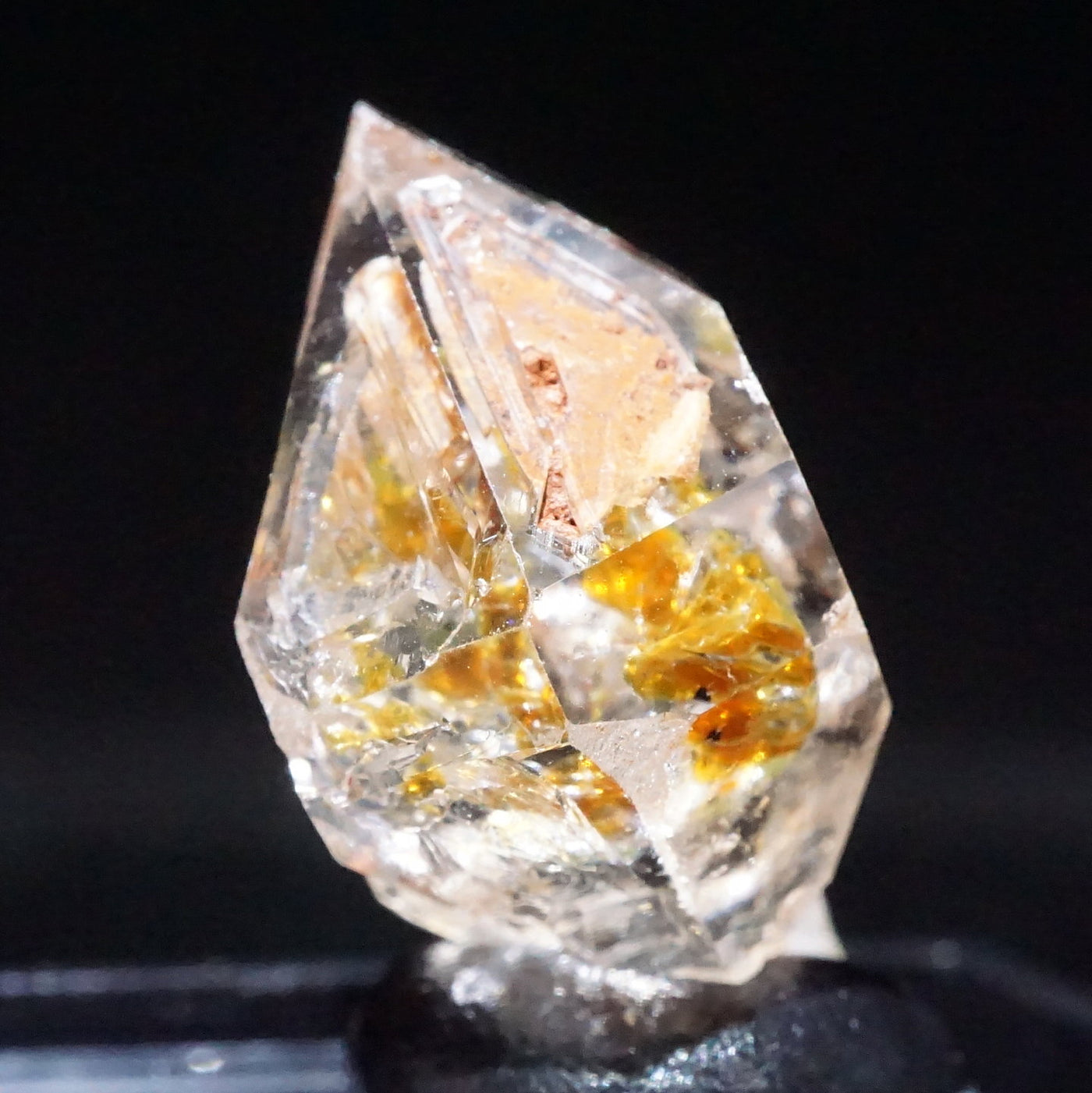 マダガスカル産 蛍光オイル入り水晶 – 天然石ハッピーギフト