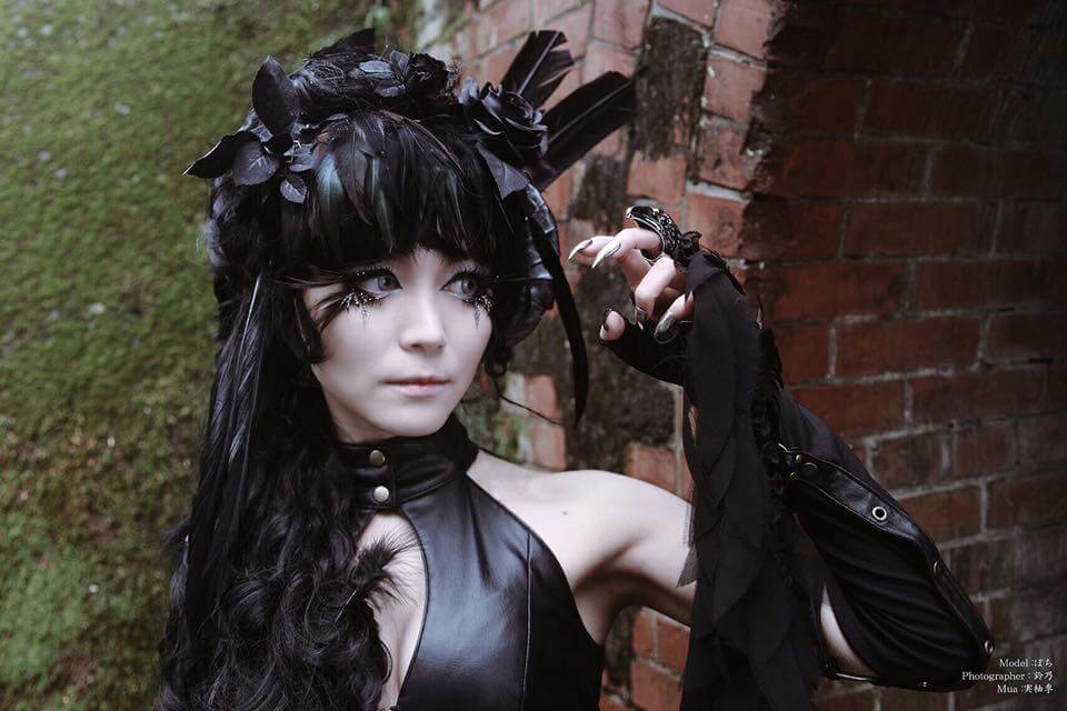 まぶたの上に、宝石箱を」デコつけまつげ作家、実柚季さんの紹介