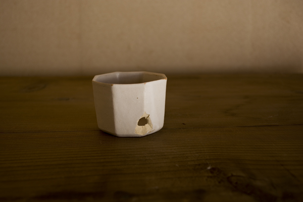 欠けた八角小鉢の簡易金継ぎ方法 1/2 診察/素地調整