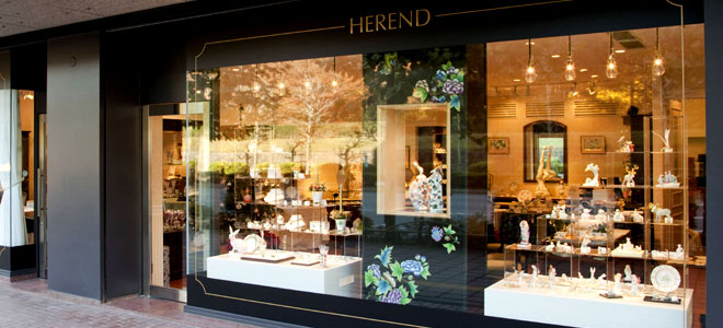 水辺のフィギュリン