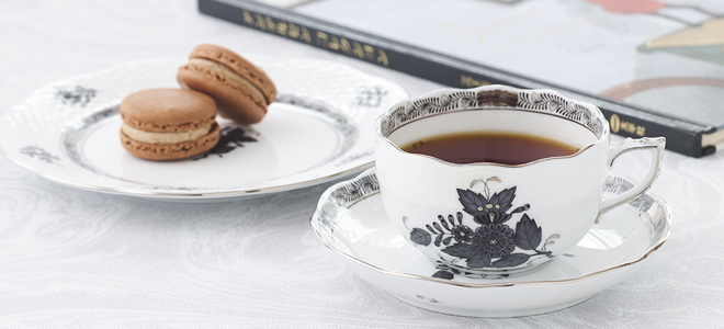 アポニー・ブラック・プラチナ] デザートプレート