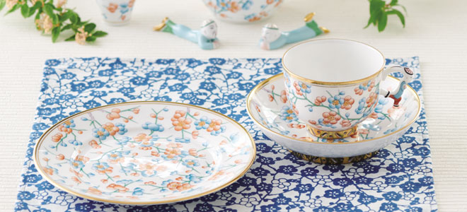 白地紅梅] オリエンタルカップ&ソーサー