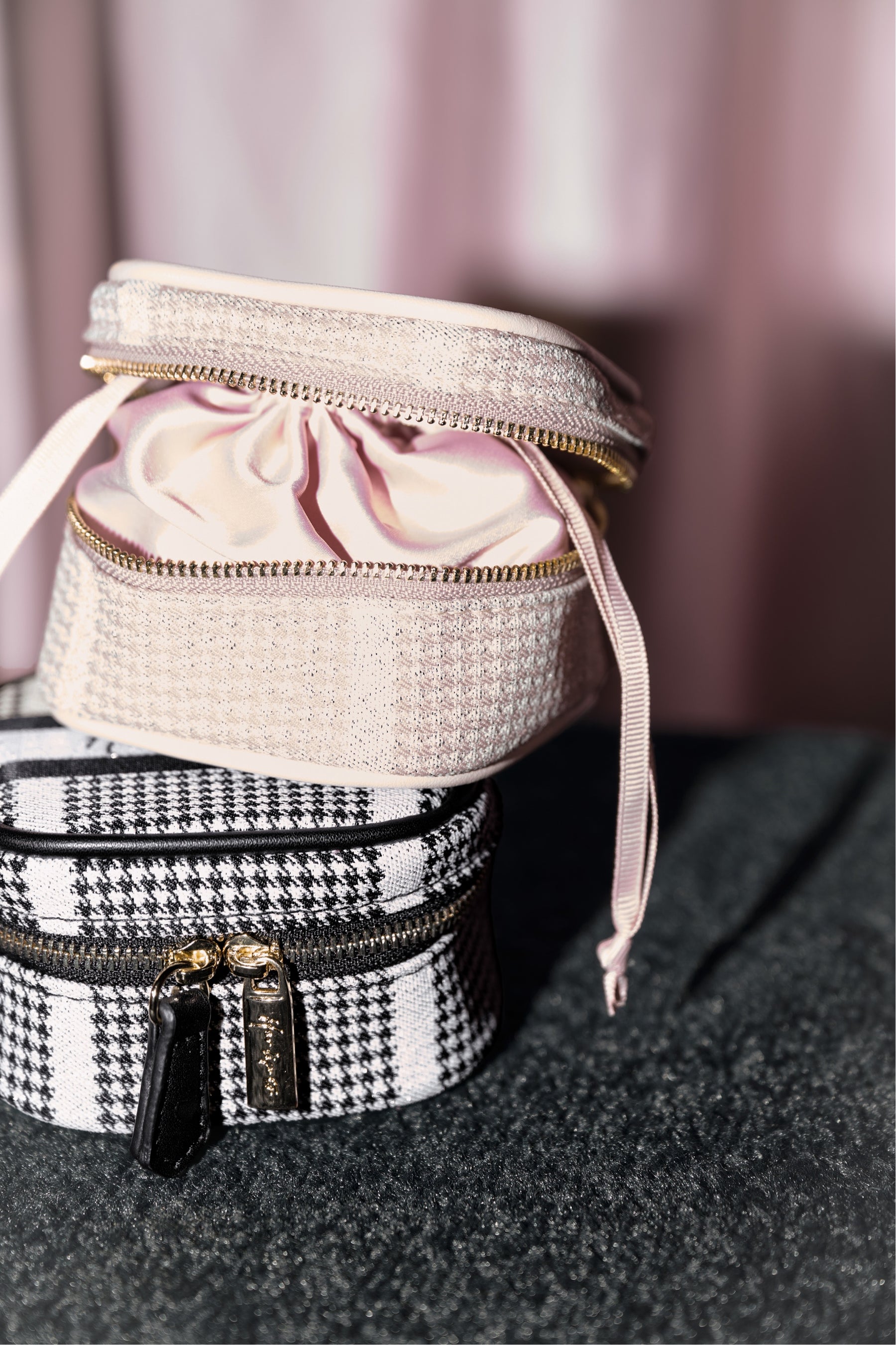 HLT Jacquard Jewelry Case