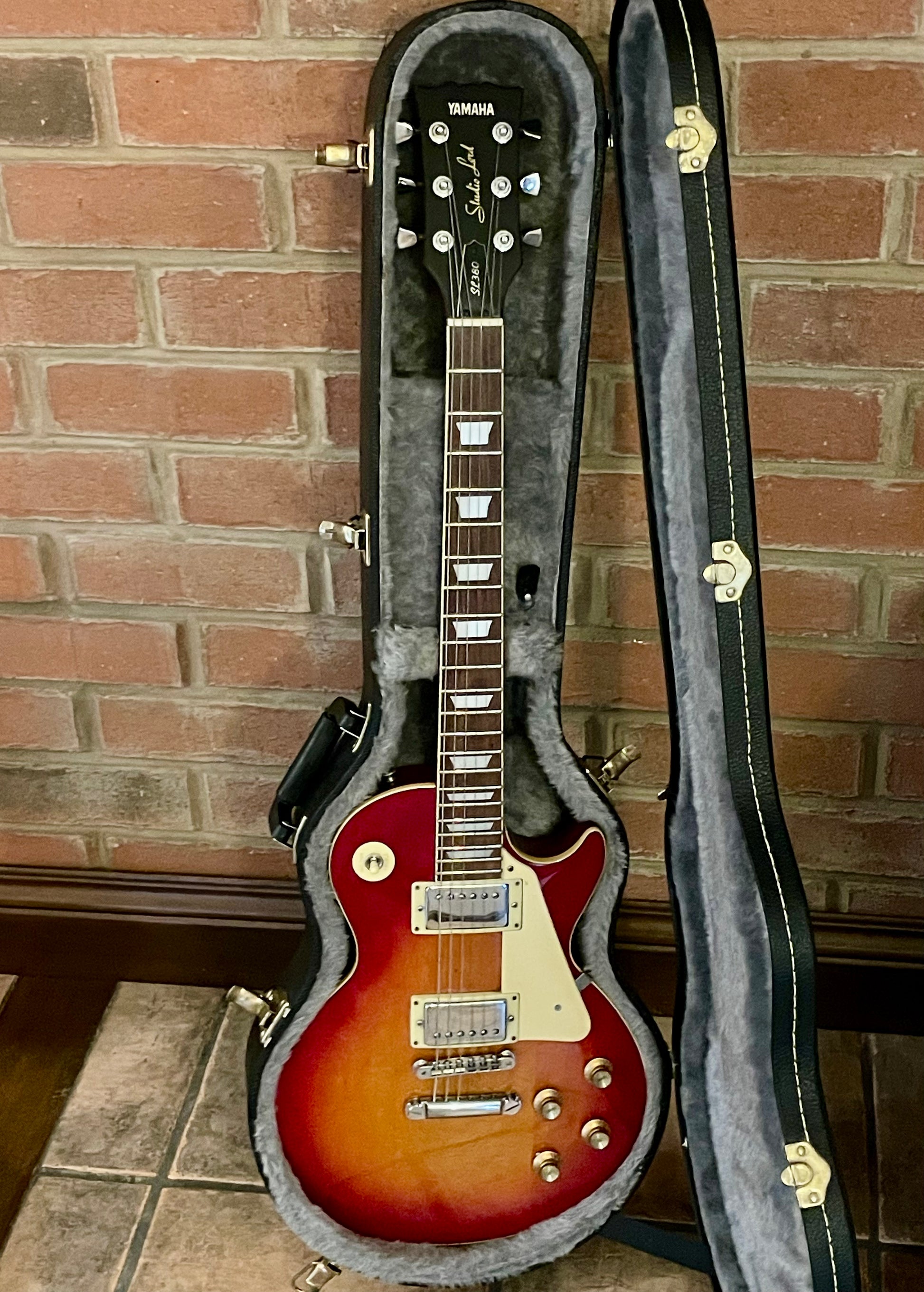 1976-1979 Yamaha Studio Lord SL380 with Case in Excellent