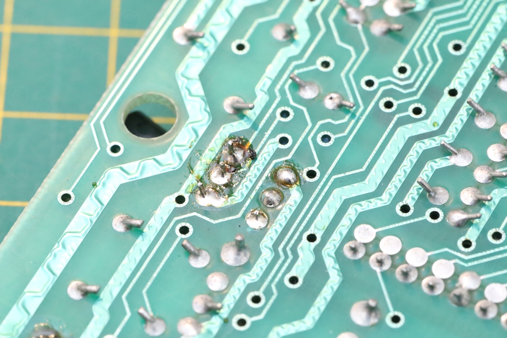 Sinclair ZX Spectrum Issue 3 – What is this ? – and thus goes by