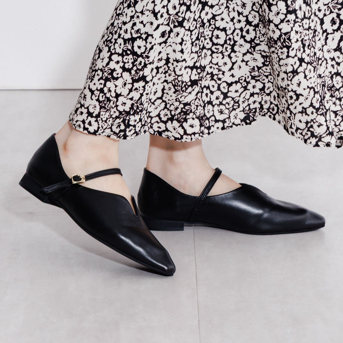 26SS】ハイバンプストラップフラットシューズ/661112