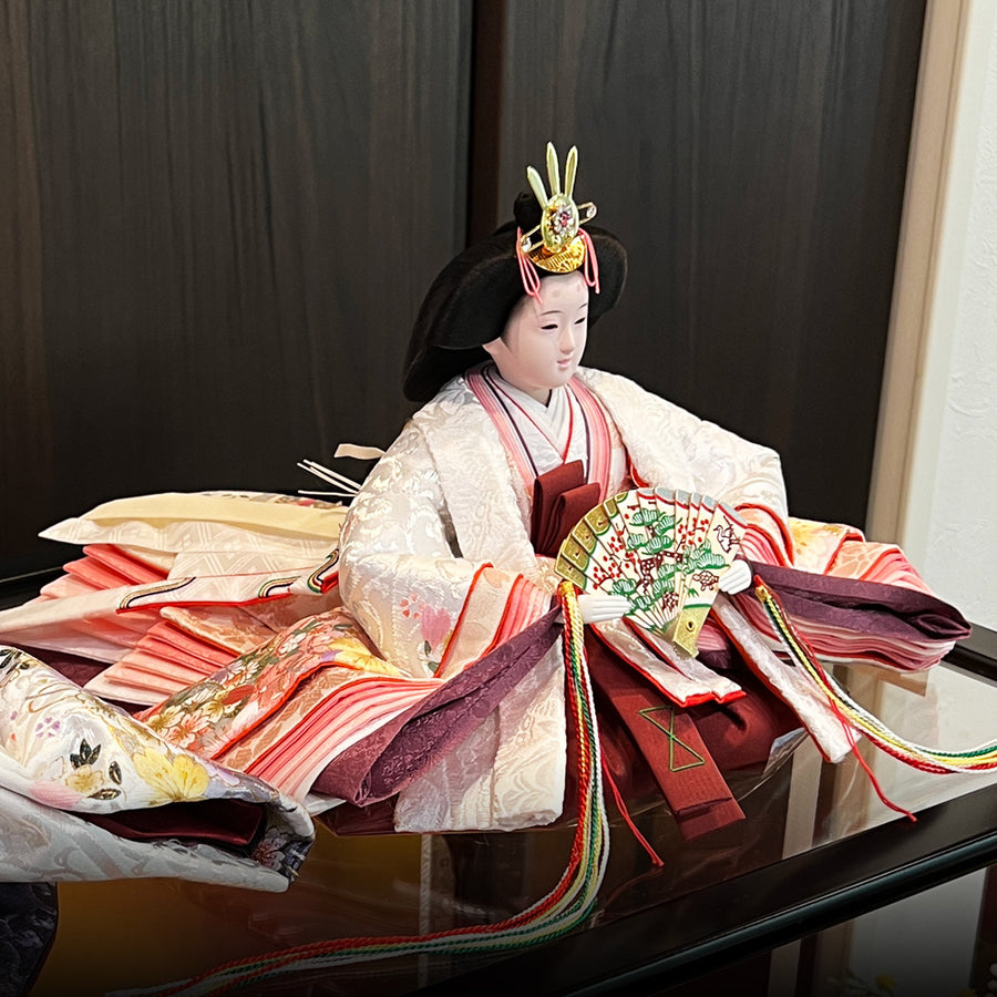 最高級に綺麗なお衣装で良いお顔 ガラスケース入り飾り雛人形【 慶春雛