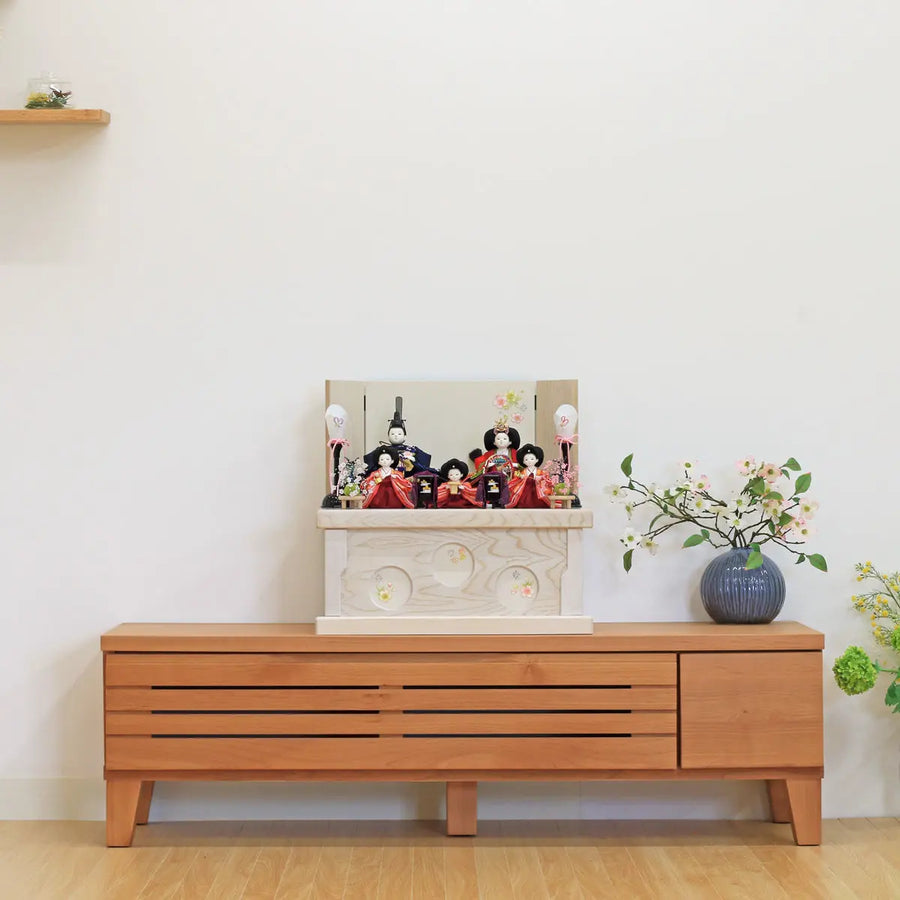 小さな5人飾りでも、手間暇かけた雛人形 美々しいお顔【ゆず雛