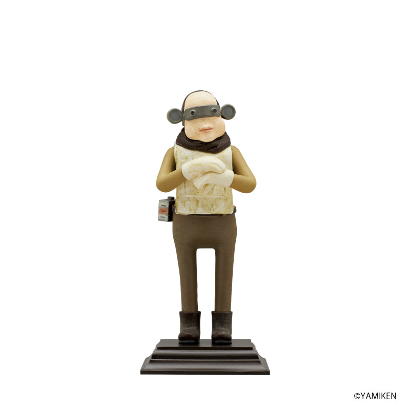 Wサイン入りカード＆オリジナルスリーブ付き】JUNK HEAD フィギュア