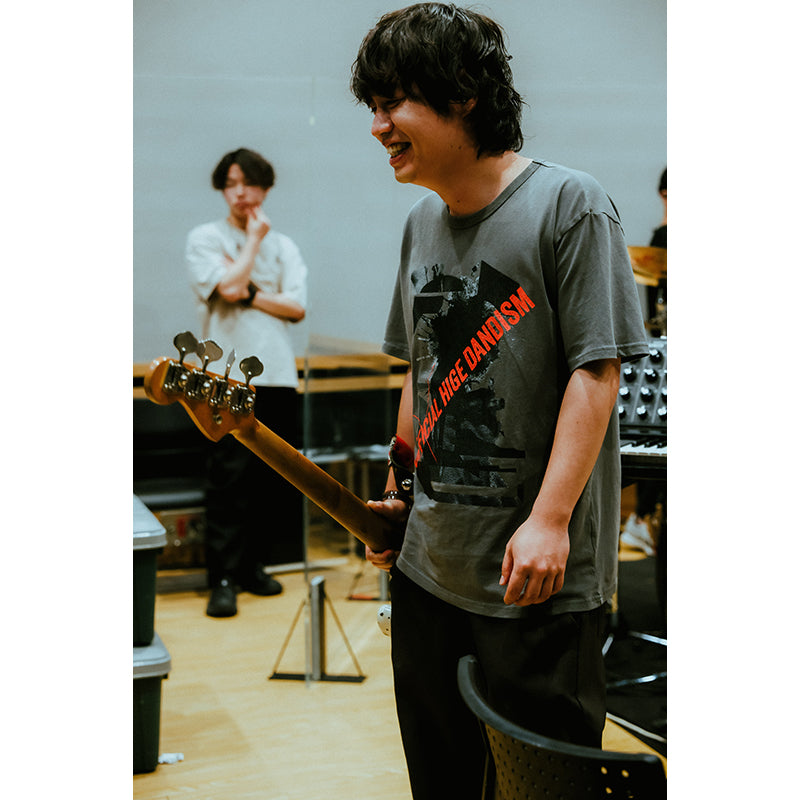 UNOFFICIAL- Tシャツ (XLサイズ) – Official髭男dism ONLINE STORE