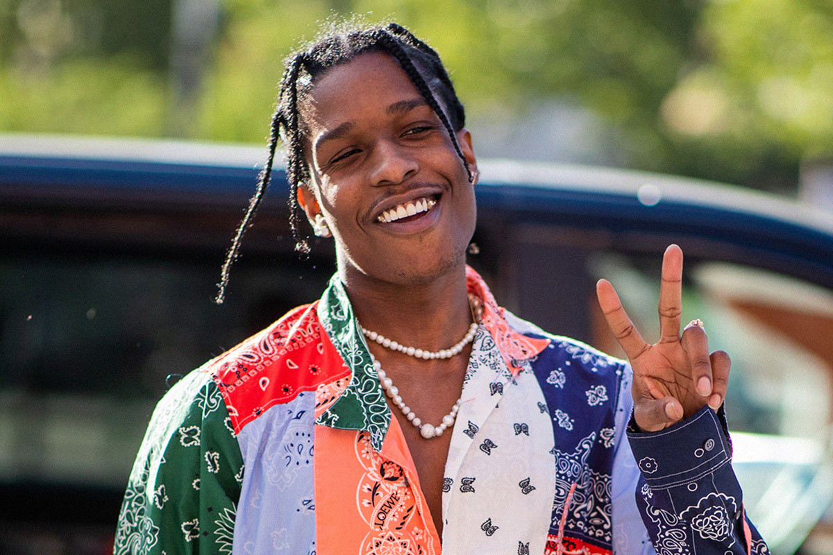 バンダナの歴史を総ざらい。バンダナの秘密の暗号とは