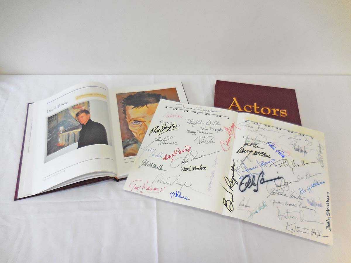 往年の名優たちの直筆サイン入り！レアで希少なアート・ブックをご紹介