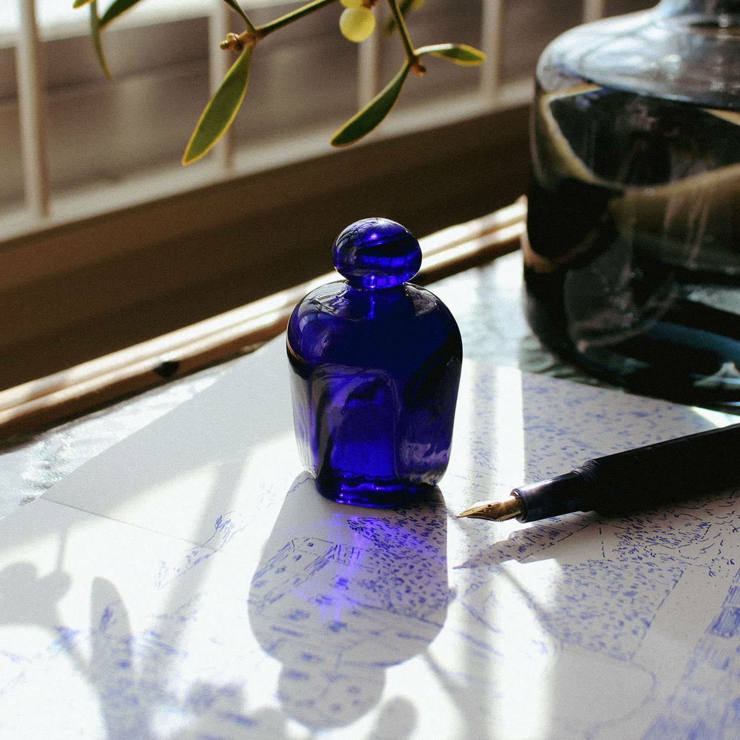 attache アタシェ | 再生ガラス ペーパーウェイト | HIGHTIDE