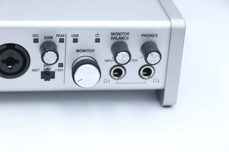 TASCAM SERIES 102iをレビュー。質の高いマイクプリを搭載した