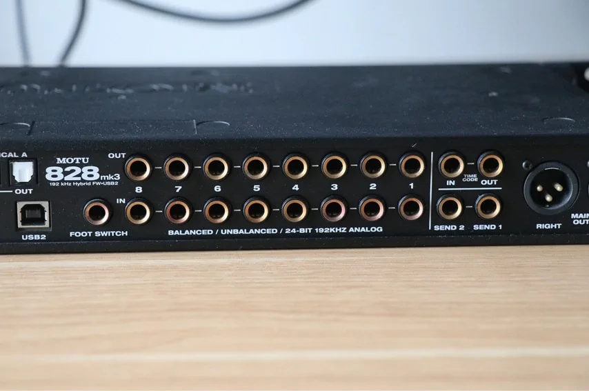 MOTU 828mk3 Hybridをレビュー。音質はプロレベルだがWindowsとの相性