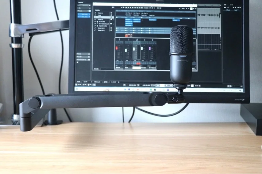 Elgato Wave Mic Arm LPをレビュー。モニター下部から設置できる便利な