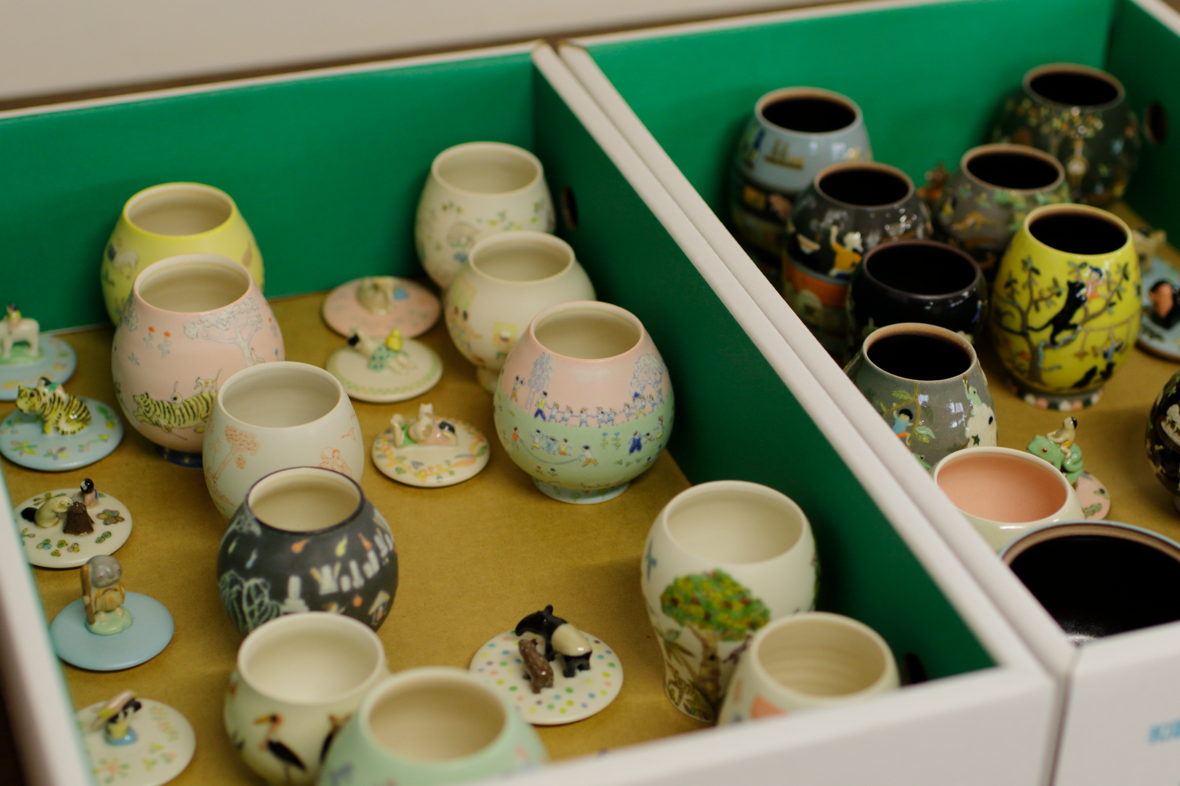 ロエベ」とのコラボも人気！スナ・フジタが陶芸でつくり出す生きもの