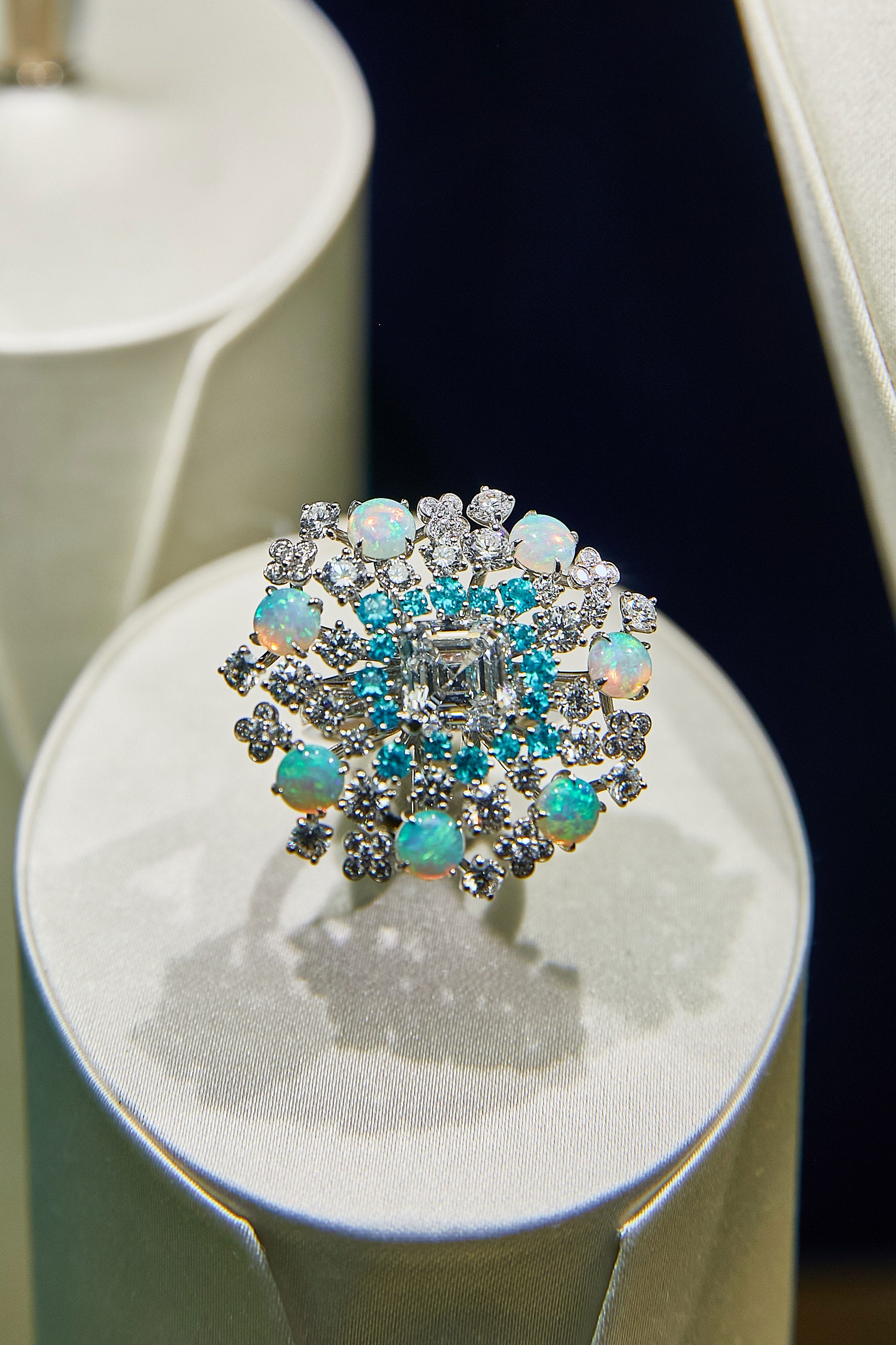 ティファニー」の新作ハイジュエリーがお披露目！ BLACKPINKのロゼと