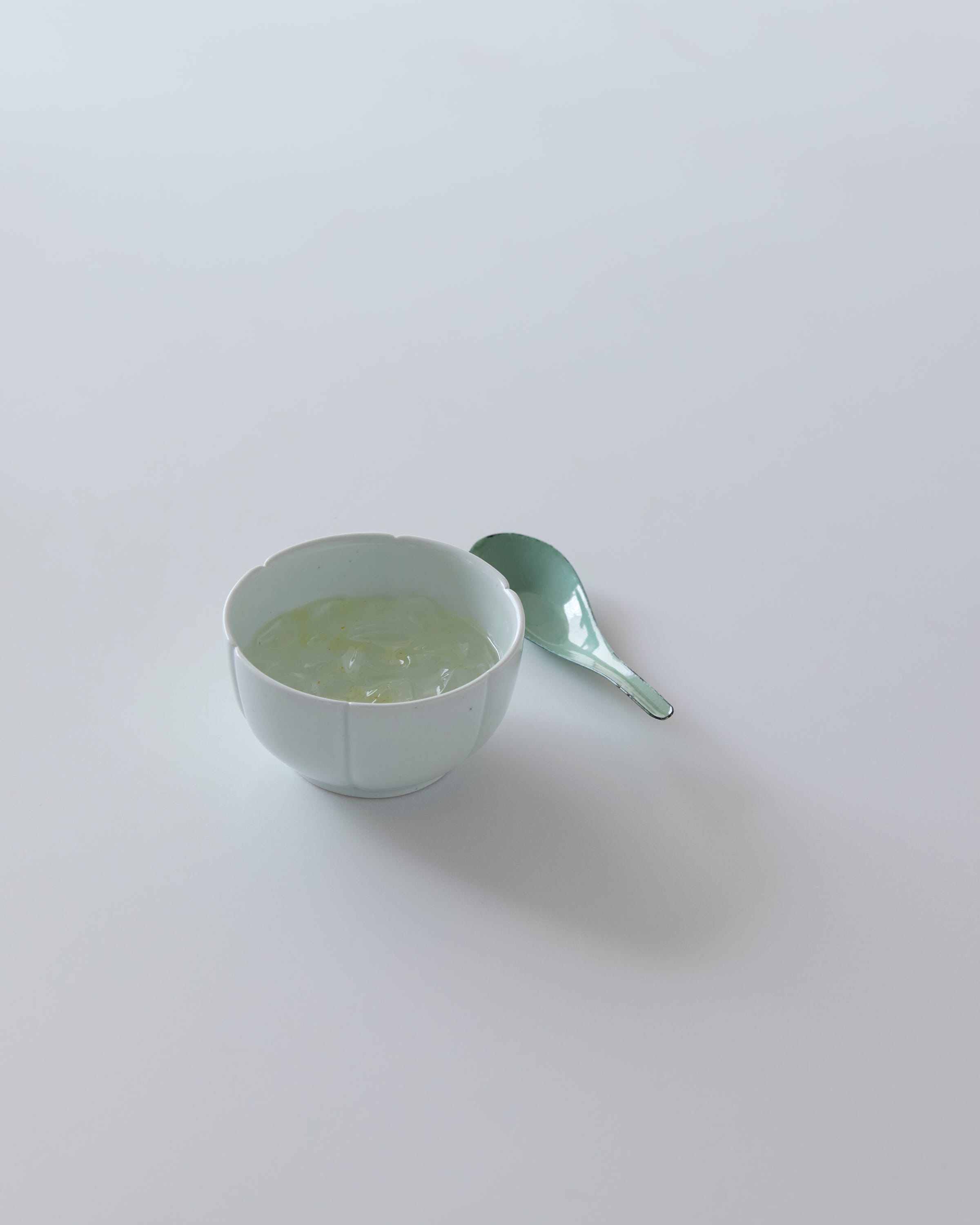 韓国白磁の魅力を再発見！キム・サンインが日本初個展を開催